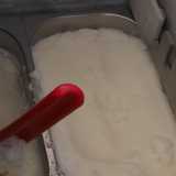 Il gelato continua a farlo lui, seguendo la ricetta �segreta� ereditata dalla sua famiglia e producendo sempre un solo gusto: quello al limone